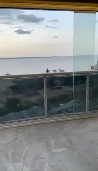 Obra da Glass System no Ed. IL Palagio — Doca