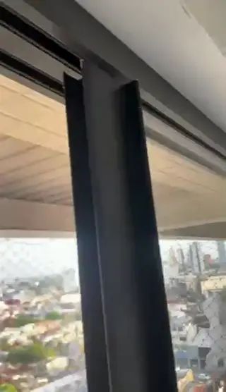 Obra da Glass System no Ed. Solar de Ainar